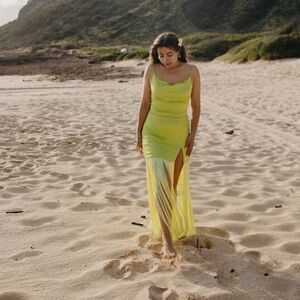 Elliatt Revolve dress size M